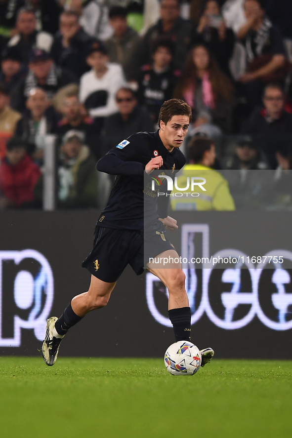 Kenan Yildiz of Juventus plays during the Serie A match between Juventus FC and SS Lazio at Allianz Stadium in Turin, Italy, on October 19,...