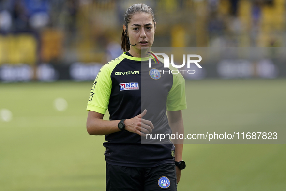 Referee Maria Sole Ferrieri Caputi during the Serie B match between SS Juve Stabia and Cremonese at Stadio Romeo Menti Castellammare Di Stab...