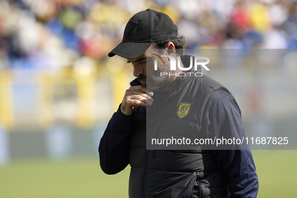 Guido Pagliuca Head Coach of SS Juve Stabia during the Serie B match between SS Juve Stabia and Cremonese at Stadio Romeo Menti Castellammar...