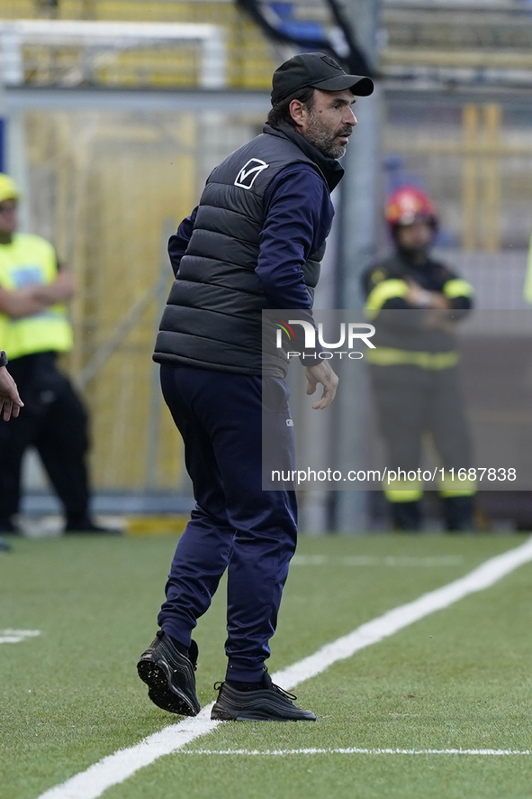 Guido Pagliuca Head Coach of SS Juve Stabia during the Serie B match between SS Juve Stabia and Cremonese at Stadio Romeo Menti Castellammar...