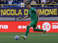 Andrea Fulignati of Cremonese during the Serie B match between SS Juve Stabia and Cremonese at Stadio Romeo Menti Castellammare Di Stabia It...