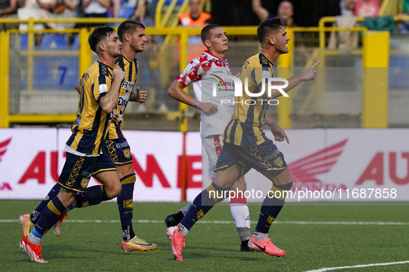 Andrea Adorante of SS Juve Stabia celebrates after scoring during the Serie B match between SS Juve Stabia and Cremonese at Stadio Romeo Men...