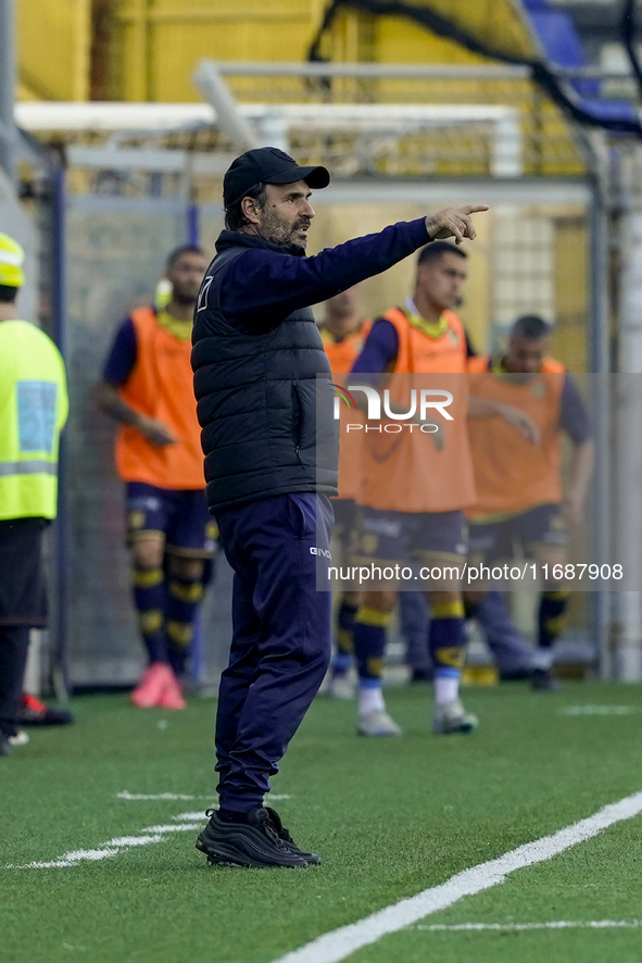 Guido Pagliuca Head Coach of SS Juve Stabia during the Serie B match between SS Juve Stabia and Cremonese at Stadio Romeo Menti Castellammar...