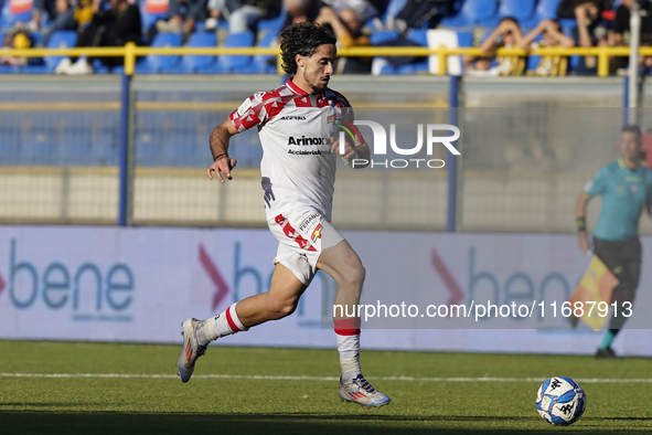 Leonardo Sernicola of Cremonese during the Serie B match between SS Juve Stabia and Cremonese at Stadio Romeo Menti Castellammare Di Stabia...