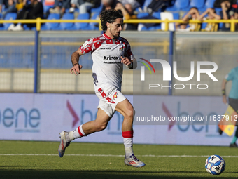 Leonardo Sernicola of Cremonese during the Serie B match between SS Juve Stabia and Cremonese at Stadio Romeo Menti Castellammare Di Stabia...