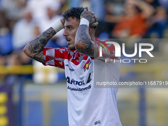 Marco Nasti of Cremonese  looks dejected during the Serie B match between SS Juve Stabia and Cremonese at Stadio Romeo Menti Castellammare D...