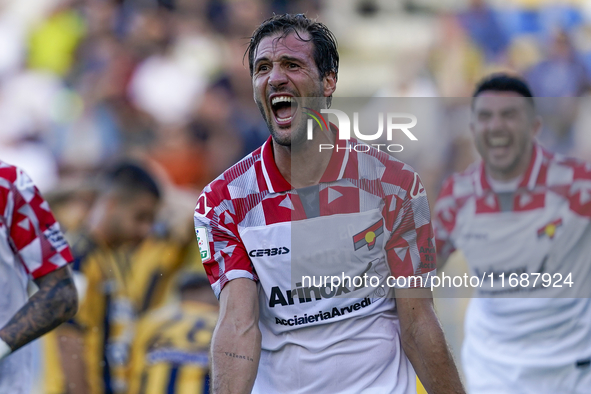 Franco Vazquez of Cremonese during celebrates after scoring the Serie B match between SS Juve Stabia and Cremonese at Stadio Romeo Menti Cas...