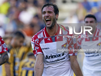 Franco Vazquez of Cremonese during celebrates after scoring the Serie B match between SS Juve Stabia and Cremonese at Stadio Romeo Menti Cas...