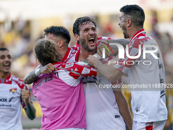 Franco Vazquez of Cremonese celebrates with team mates after scoring during the Serie B match between SS Juve Stabia and Cremonese at Stadio...