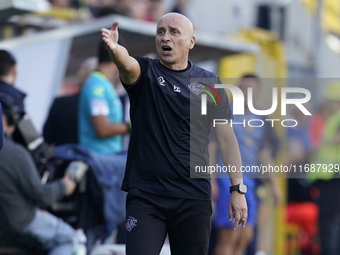 Eugenio Corini Head Coach of Cremonese during the Serie B match between SS Juve Stabia and Cremonese at Stadio Romeo Menti Castellammare Di...