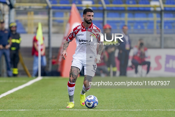 Cristian Buonaiuto of Cremonese during the Serie B match between SS Juve Stabia and Cremonese at Stadio Romeo Menti Castellammare Di Stabia...