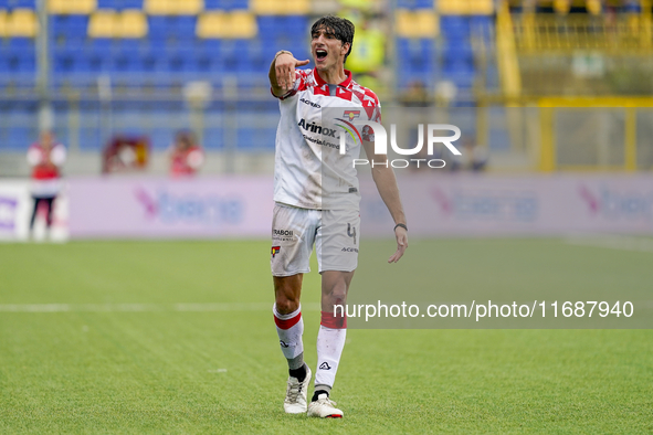 Tommaso Barbieri of Cremonese during the Serie B match between SS Juve Stabia and Cremonese at Stadio Romeo Menti Castellammare Di Stabia It...