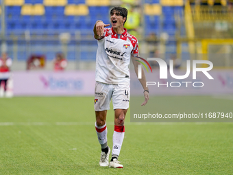 Tommaso Barbieri of Cremonese during the Serie B match between SS Juve Stabia and Cremonese at Stadio Romeo Menti Castellammare Di Stabia It...