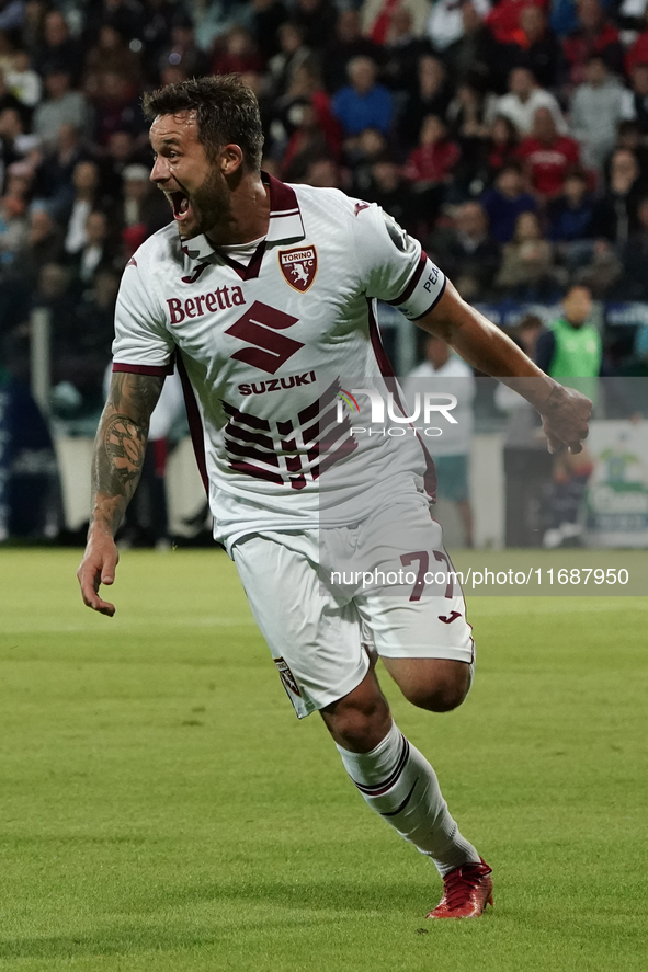 Karol Linetty (Torino FC) celebrates during the Serie A TIM match between Cagliari Calcio and Torino FC in Italy on October 20, 2024 