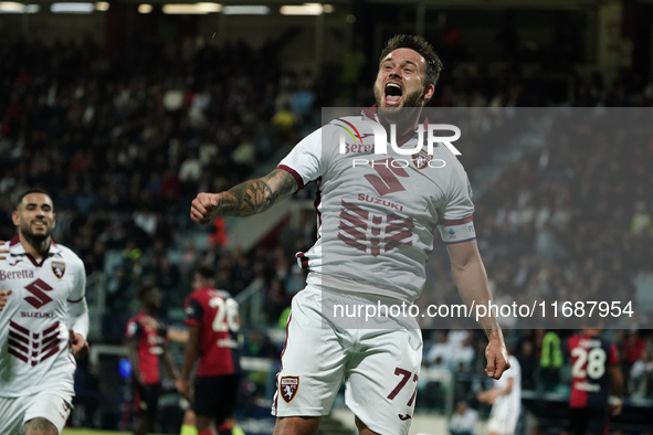 Karol Linetty (Torino FC) celebrates during the Serie A TIM match between Cagliari Calcio and Torino FC in Italy on October 20, 2024 