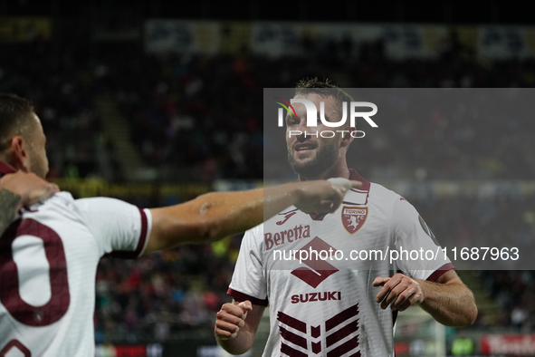 Karol Linetty (Torino FC) celebrates during the Serie A TIM match between Cagliari Calcio and Torino FC in Italy on October 20, 2024 