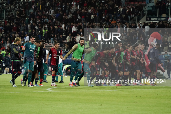 The team of Cagliari celebrates during the Serie A TIM match between Cagliari Calcio and Torino FC in Italy on October 20, 2024 