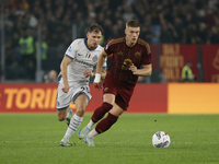 Inter's Nicolo Barella and Roma's Artem Dovbyk participate in the Serie A soccer match between AS Roma and Inter FC at Stadio Olimpico in Ro...