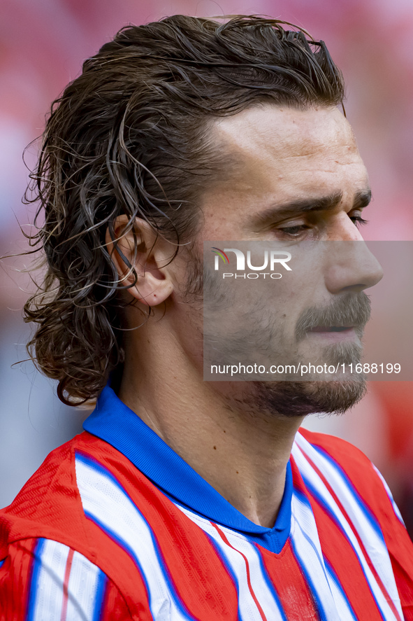 Antoine Griezmann of Atletico de Madrid enters the field during the La Liga EA Sports 2024/25 football match between Atletico de Madrid and...