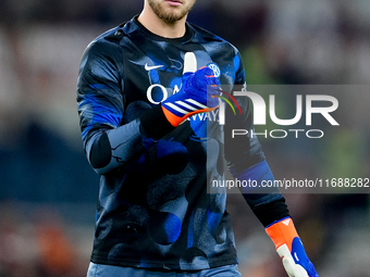 Josep Martinez of FC Internazionale gestures during the Serie A Enilive match between AS Roma and FC Internazionale at Stadio Olimpico on Oc...