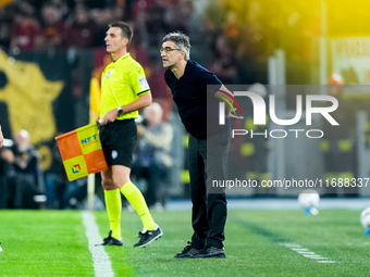 Ivan Juric head coach of AS Roma looks on during the Serie A Enilive match between AS Roma and FC Internazionale at Stadio Olimpico on Octob...