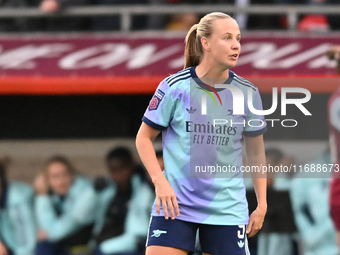 Beth Mead (9 Arsenal) looks on during the Barclays FA Women's Super League match between West Ham United and Arsenal at the Chigwell Constru...