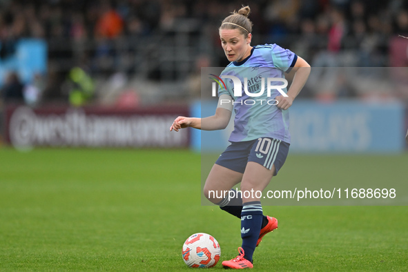 Kim Little (10 Arsenal) passes the ball during the Barclays FA Women's Super League match between West Ham United and Arsenal at the Chigwel...