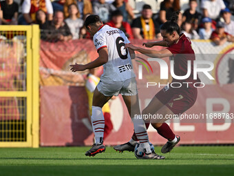 Nadine Sorelli of A.C. Milan Femminile and Evelyne Viens of A.S. Roma Femminile are in action during the 7th day of the Serie A Femminile eB...