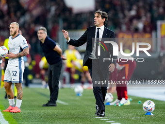 Simone Inzaghi head coach of FC Internazionale yells during the Serie A Enilive match between AS Roma and FC Internazionale at Stadio Olimpi...