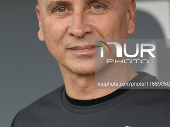 Eugenio Corini Head Coach of Cremonese during the Serie B match between SS Juve Stabia and Cremonese at Stadio Romeo Menti Castellammare Di...