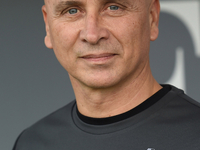 Eugenio Corini Head Coach of Cremonese during the Serie B match between SS Juve Stabia and Cremonese at Stadio Romeo Menti Castellammare Di...