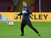 Wojciech Szczesny trains before the match between FC Barcelona and Sevilla FC, corresponding to week 10 of LaLiga EA Sports, at the Lluis Co...