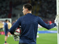 Wojciech Szczesny trains before the match between FC Barcelona and Sevilla FC, corresponding to week 10 of LaLiga EA Sports, at the Lluis Co...