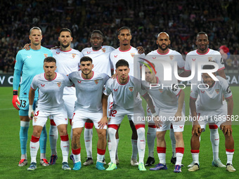 The Sevilla FC team plays during the match between FC Barcelona and Sevilla FC, corresponding to week 10 of LaLiga EA Sports, at the Lluis C...