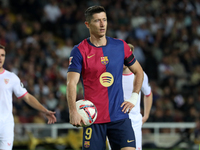 Robert Lewandowski plays during the match between FC Barcelona and Sevilla FC, corresponding to week 10 of LaLiga EA Sports, at the Lluis Co...