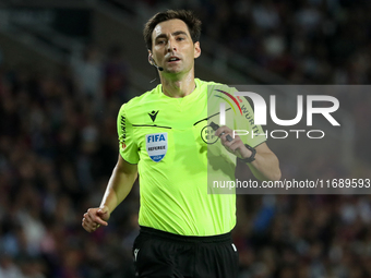 Ricardo de Burgos Bengoetxea officiates the match between FC Barcelona and Sevilla FC, corresponding to week 10 of LaLiga EA Sports, at the...