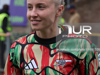 Leah Williamson of Arsenal participates in the pre-match warm-up during the Barclays FA Women's Super League soccer match between West Ham U...