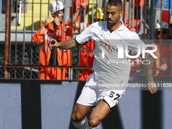 Napoli's Leonardo Spinazzola controls the ball during the Serie A soccer match between Empoli FC and SSC Napoli at Stadio Carlo Castellani i...