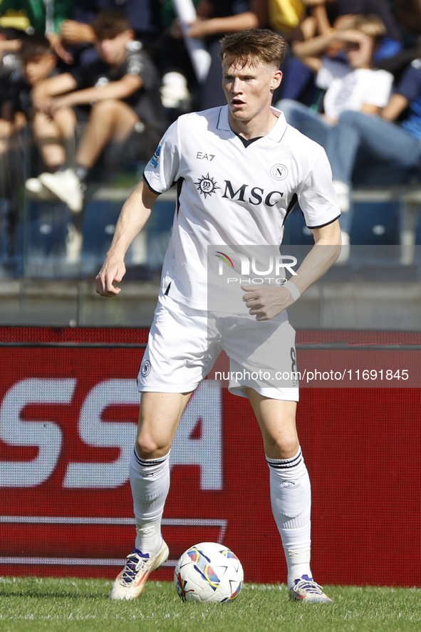 Scott McTominay controls the ball during the Serie A soccer match between Empoli FC and SSC Napoli at Stadio Carlo Castellani in Empoli, Ita...