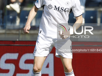 Scott McTominay controls the ball during the Serie A soccer match between Empoli FC and SSC Napoli at Stadio Carlo Castellani in Empoli, Ita...