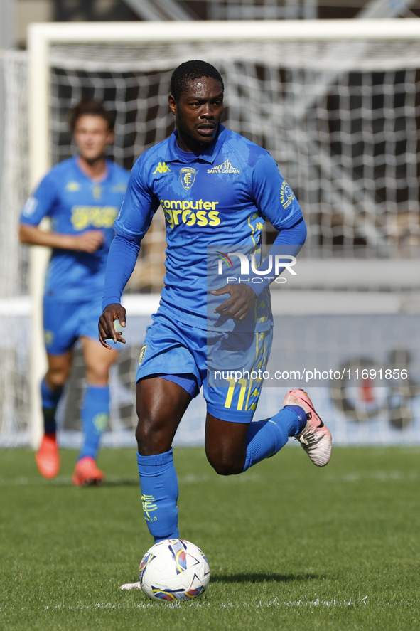 Emmanuel Gyasi of Empoli controls the ball during the Serie A soccer match between Empoli FC and SSC Napoli at Stadio Carlo Castellani in Em...