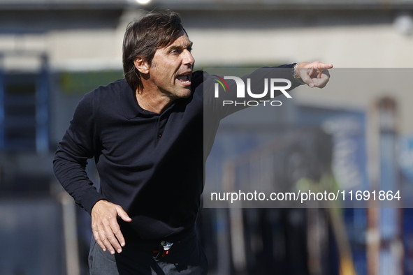 Antonio Conte, coach of Napoli, gives instructions during the Serie A soccer match between Empoli FC and SSC Napoli at Stadio Carlo Castella...