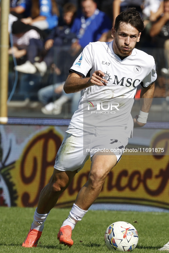 Napoli's Khvicha Kvaratskhelia controls the ball during the Serie A soccer match between Empoli FC and SSC Napoli at Stadio Carlo Castellani...