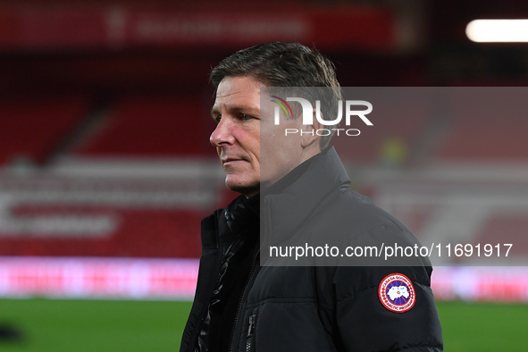 Oliver Glasner manages Crystal Palace during the Premier League match between Nottingham Forest and Crystal Palace at the City Ground in Not...