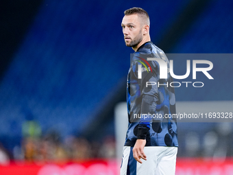 Stefan de Vrij of FC Internazionale looks on during the Serie A Enilive match between AS Roma and FC Internazionale at Stadio Olimpico on Oc...