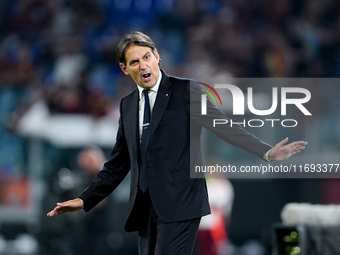 Simone Inzaghi head coach of FC Internazionale yells during the Serie A Enilive match between AS Roma and FC Internazionale at Stadio Olimpi...