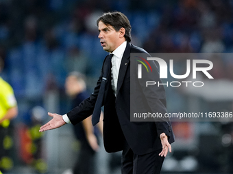 Simone Inzaghi head coach of FC Internazionale gestures during the Serie A Enilive match between AS Roma and FC Internazionale at Stadio Oli...