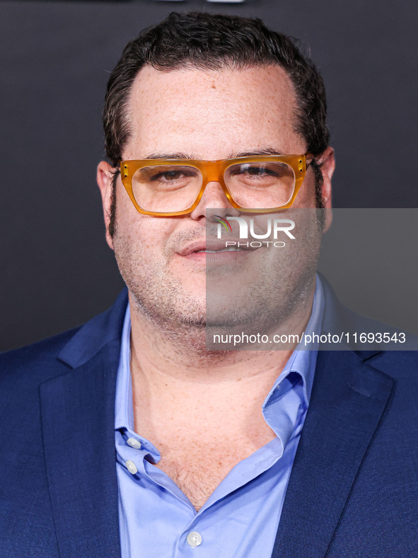 Josh Gad arrives at the Los Angeles Premiere of Netflix's 'Emilia Perez' held at The Egyptian Theatre Hollywood on October 21, 2024 in Holly...