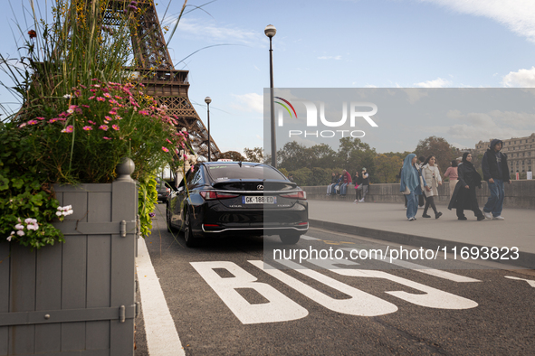 In Paris, France, on October 21, 2024, Paris City Hall definitively closes the Iena Bridge to car traffic. This emblematic bridge linking th...