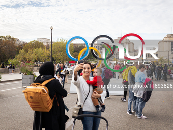 In Paris, France, on October 21, 2024, Paris City Hall definitively closes the Iena Bridge to car traffic. This emblematic bridge linking th...